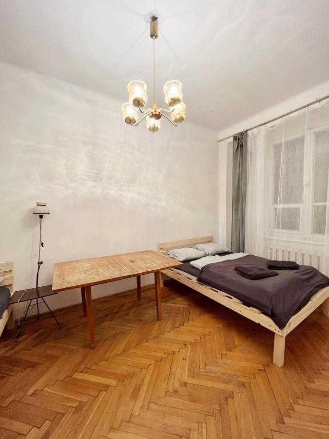 Cozy In Cracow Apartment